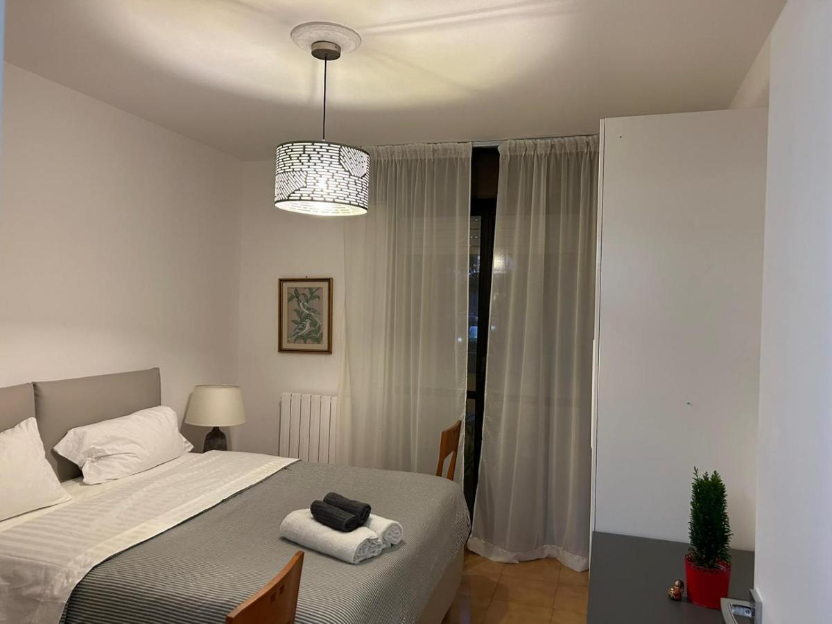 Casa Vacanze 1702, Con La Camera Matrimoniale Con Il Bagno Privato E Un Soggiorno Comune Milan Bagian luar foto