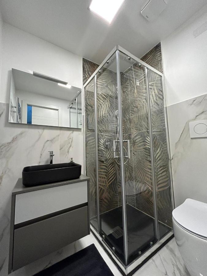 Casa Vacanze 1702, Con La Camera Matrimoniale Con Il Bagno Privato E Un Soggiorno Comune Milan Bagian luar foto